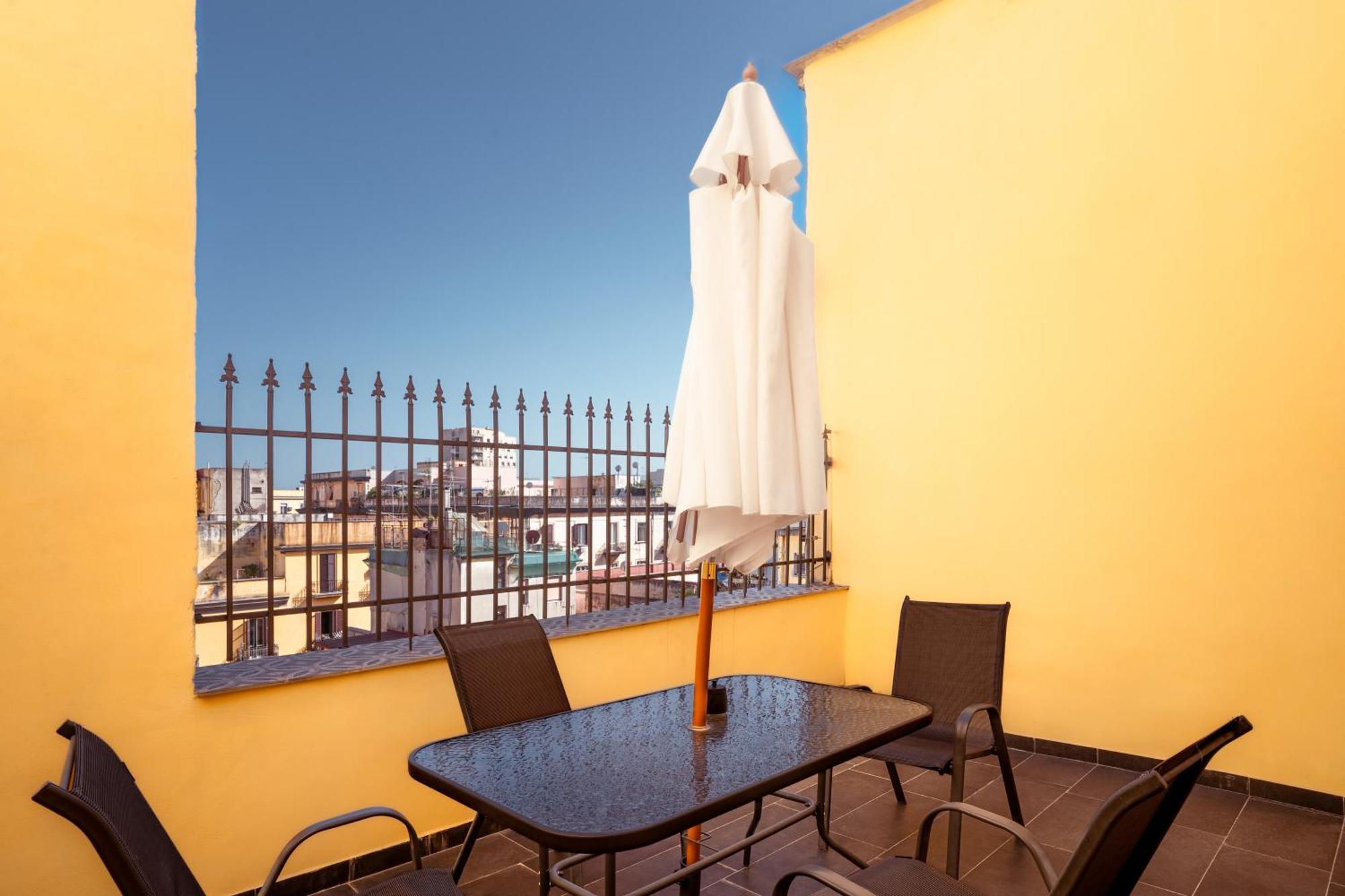 La Bella Vita Luxury Apartament And Travel Solution 나폴리 외부 사진