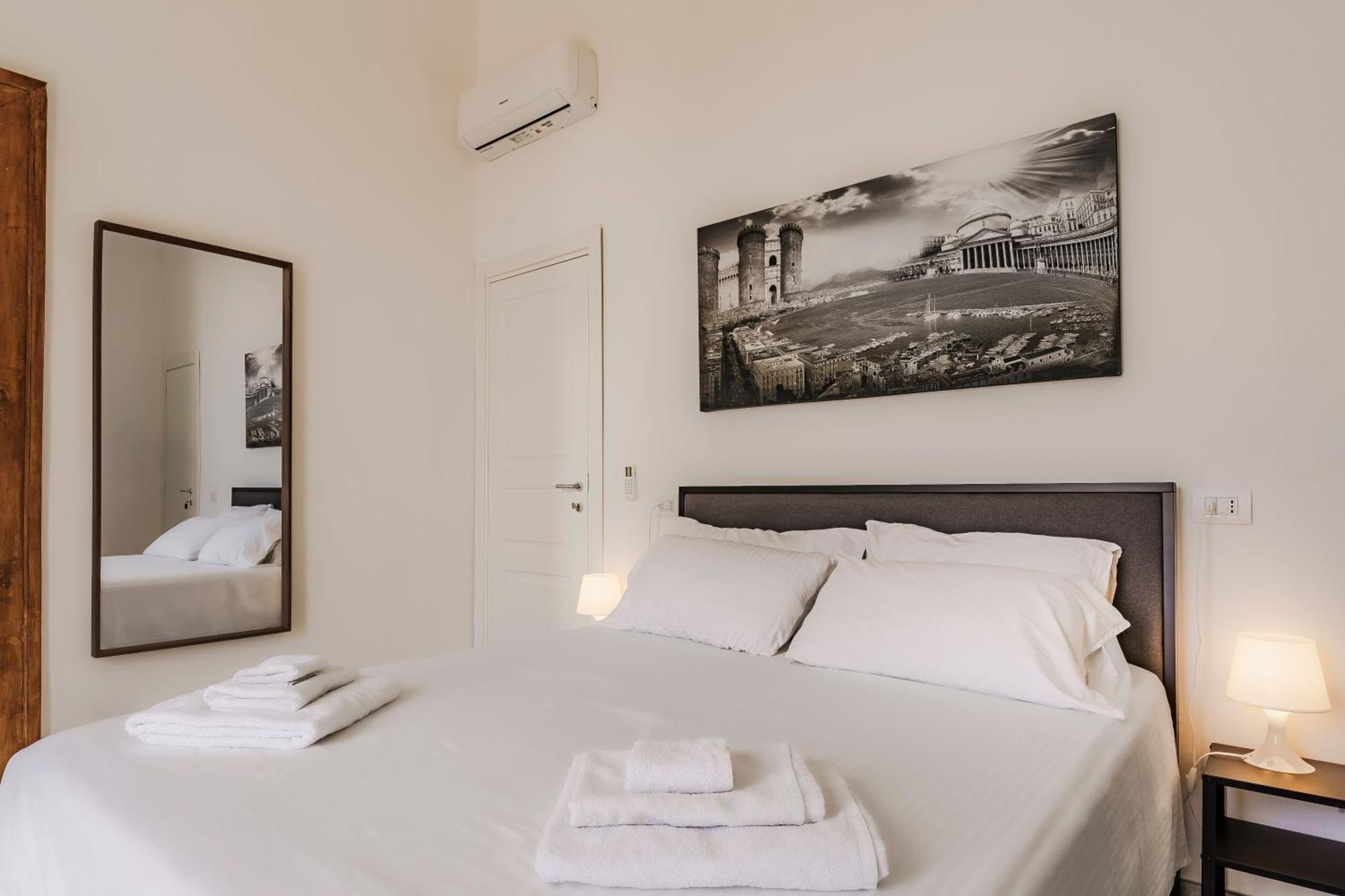 La Bella Vita Luxury Apartament And Travel Solution 나폴리 외부 사진